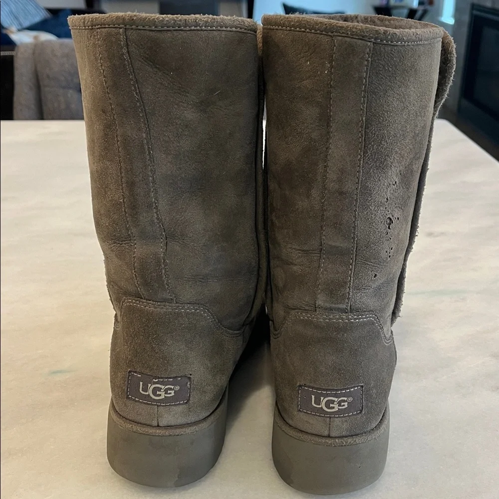 UGG Amie Slim Classic Wedge Suede Gray Winter Boots Size 10